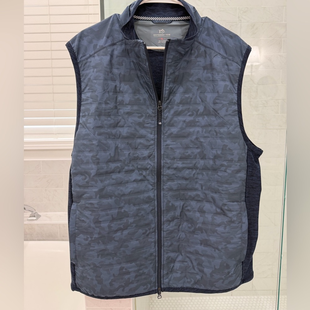 Men’s Southern Tide vest - size XL